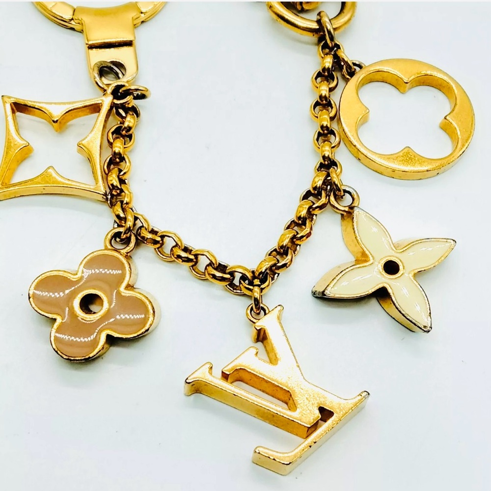 Authentic Louis Keychain/Keycharm ❤️ - Picture 4 of 6